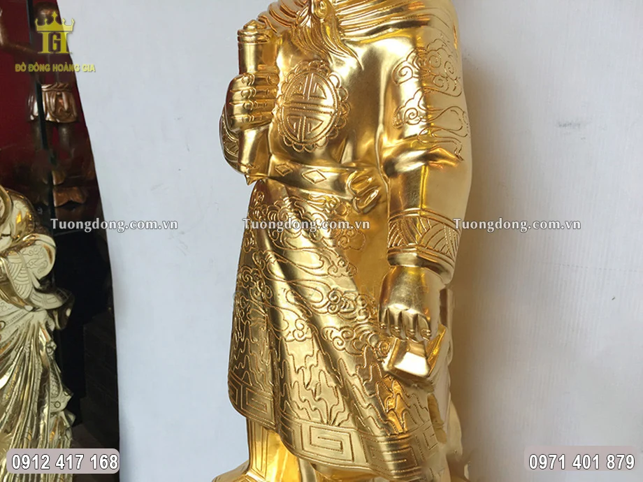 Từng họa tiết hoa văn được chăm chút vô cùng tỉ mỉ